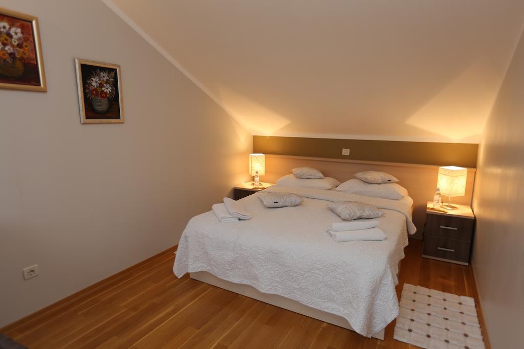 Apartments Lavica Beach Dumicic Podstrana Ruang foto